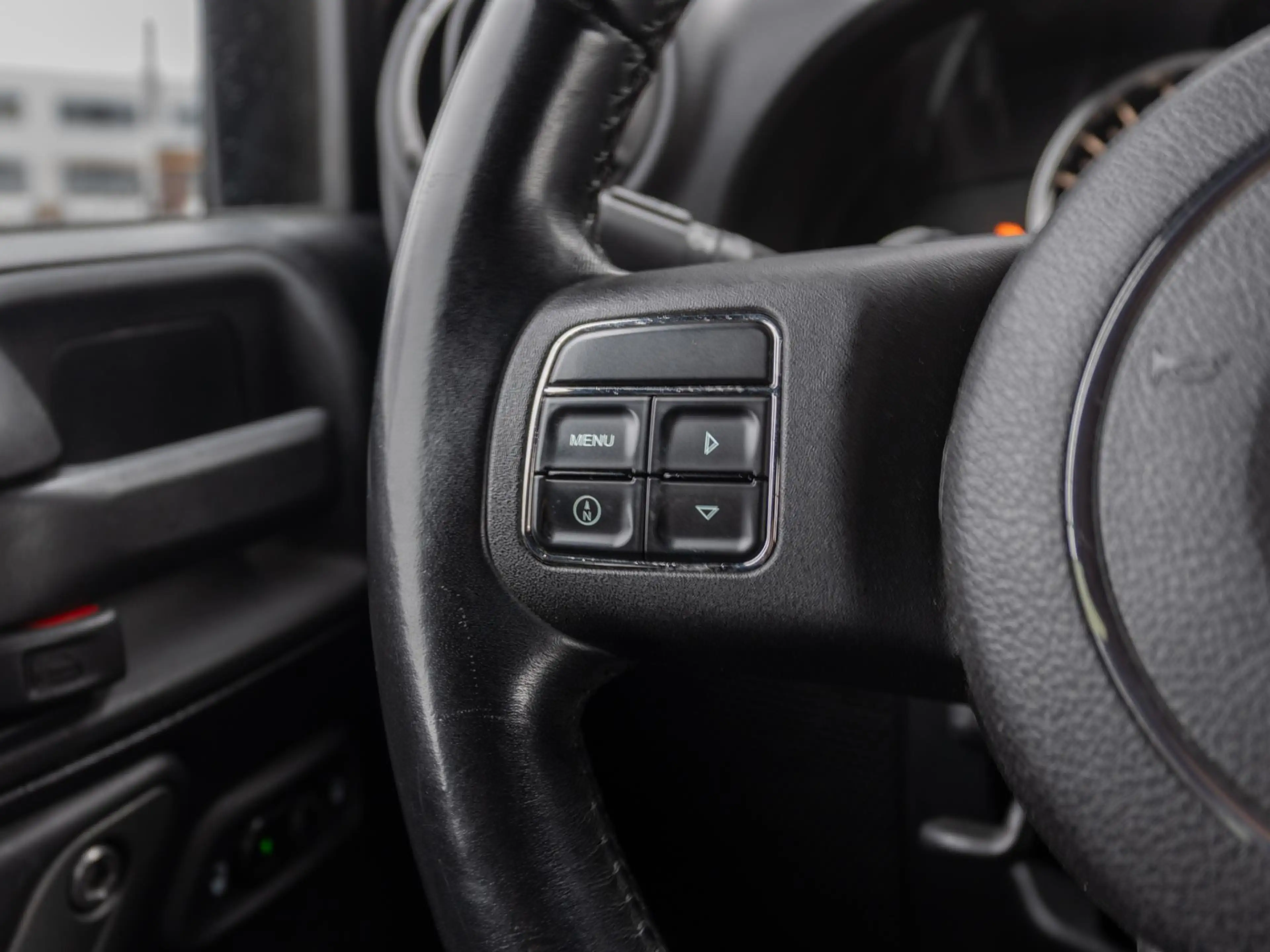 Jeep Wrangler Unlimited 3.6 Sahara | Cruise | Side step | Lier — photo 23