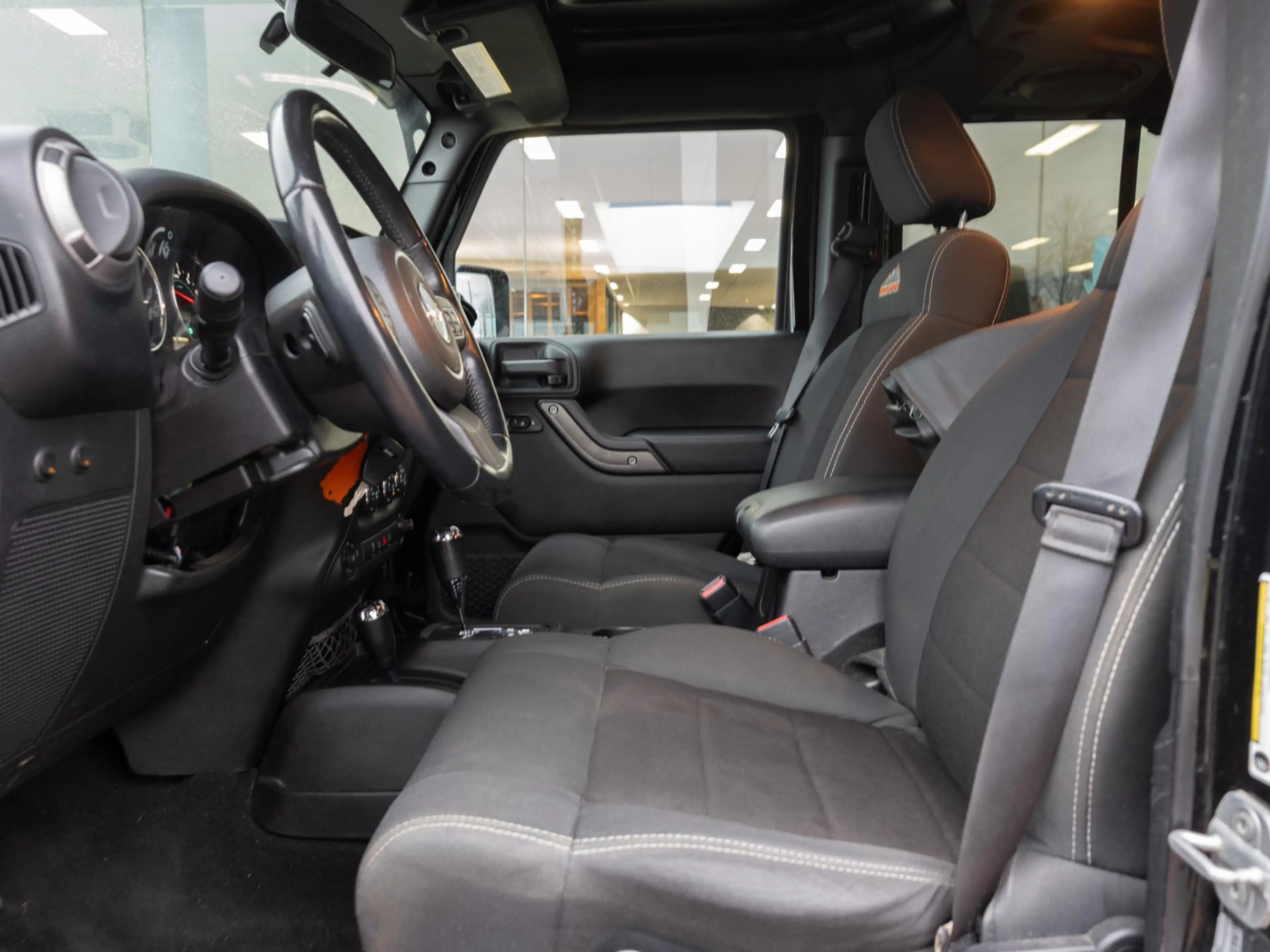 Jeep Wrangler Unlimited 3.6 Sahara | Cruise | Side step | Lier — photo 17