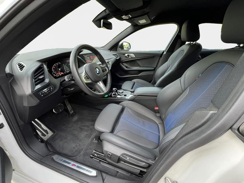 BMW 218 M Sport — photo 11