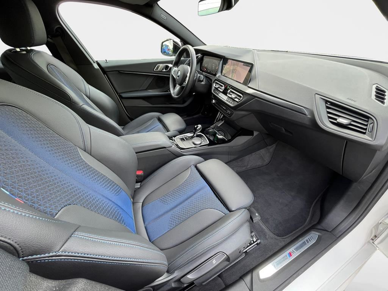 BMW 218 M Sport — photo 15
