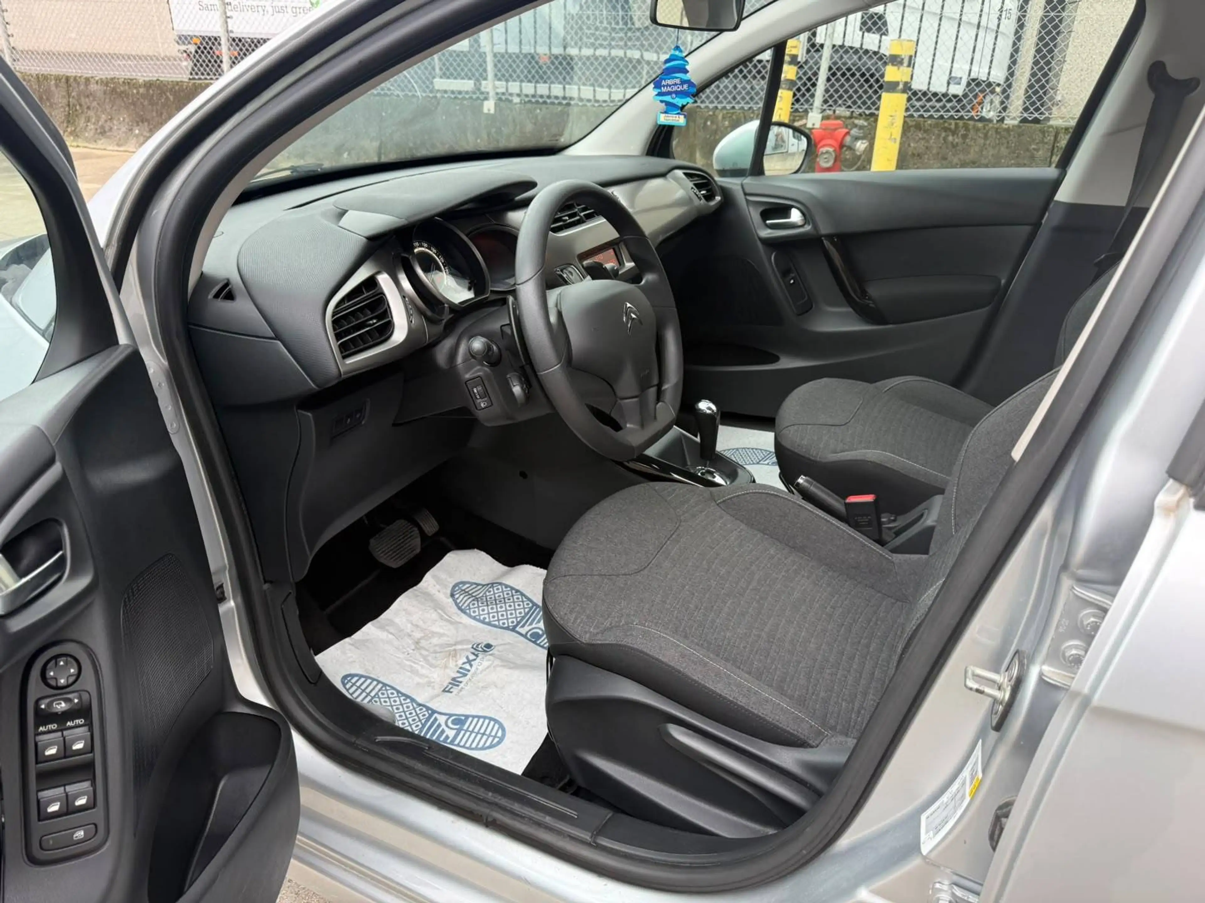 Citroen C3 C3 1.2i PureTech Business (Fleet) — photo 9