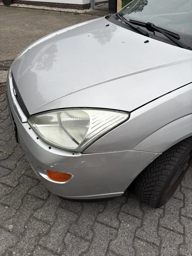 Ford Focus Ghia - 2
