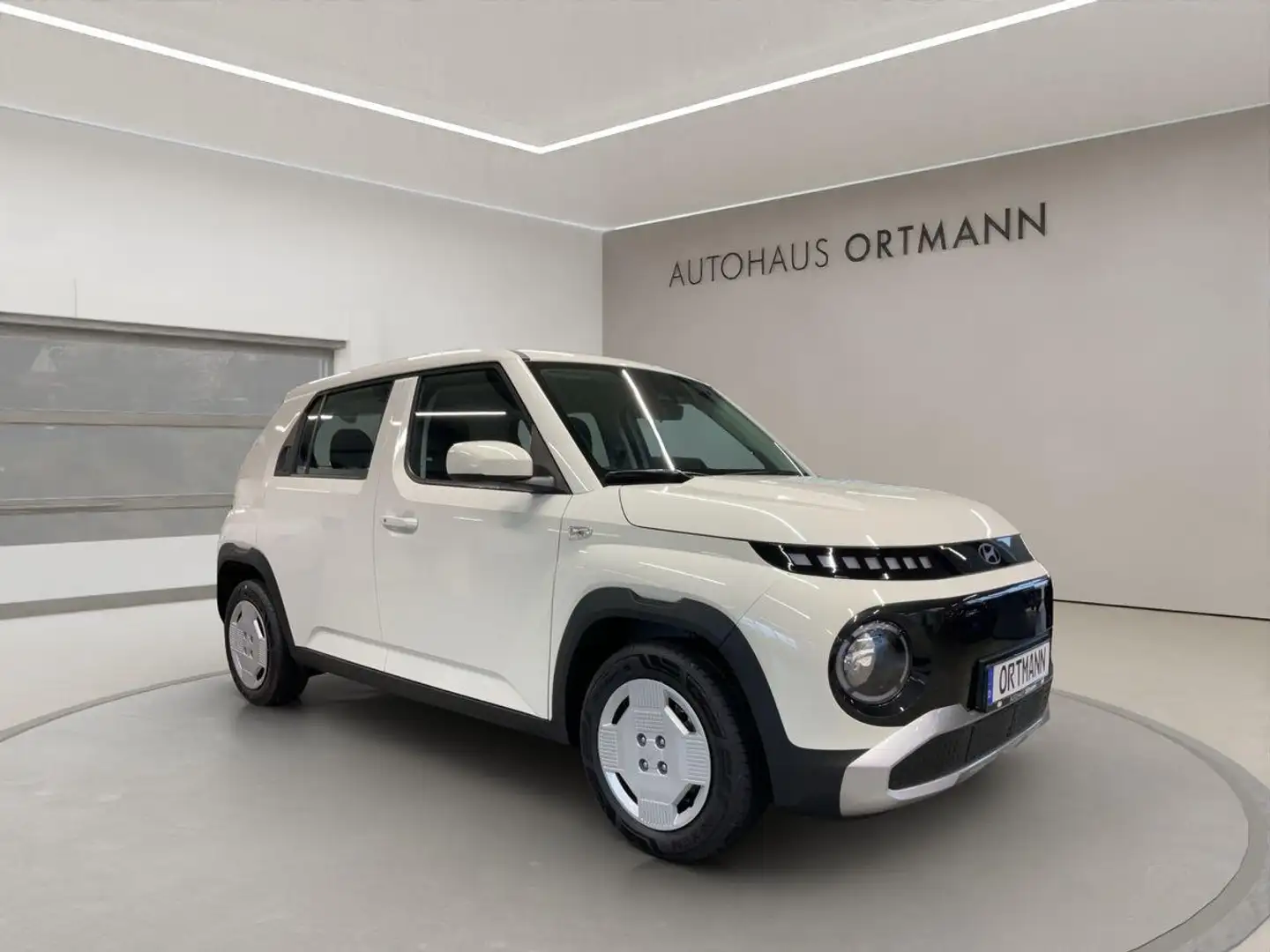 Hyundai Inster 85 kW / 115 PS (49 kWh) Frontantrieb Beige - 1