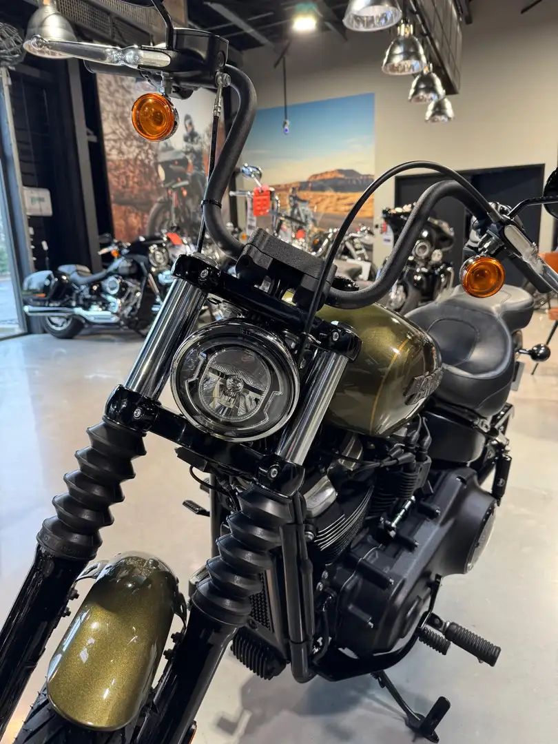 Harley-Davidson Street Bob - 2