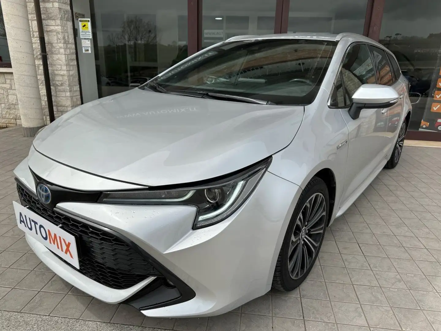Toyota Corolla Touring Sports 2.0h Style Cvt Silber - 2