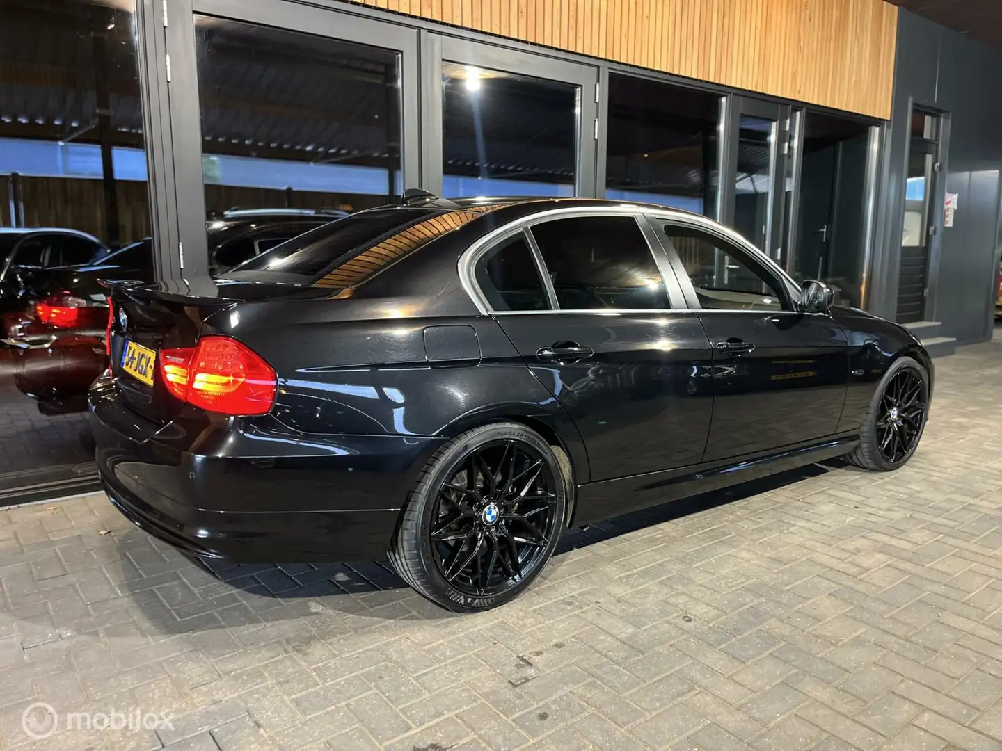 BMW 325 3-serie 325i High Executive | LEER | AUT | PDC | C Siyah - 2