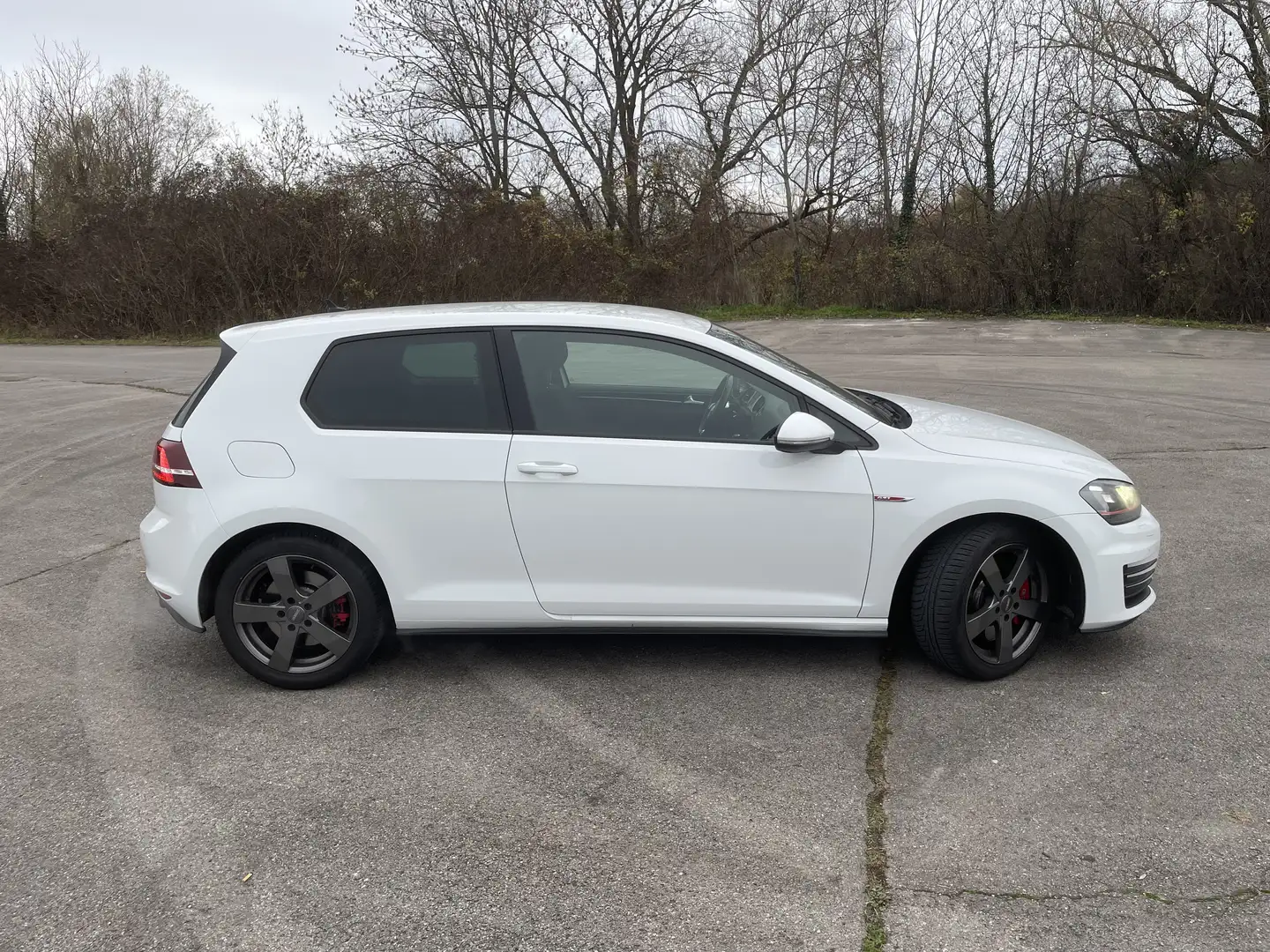 Volkswagen Golf GTI Performance BlueMotion Technology - 2