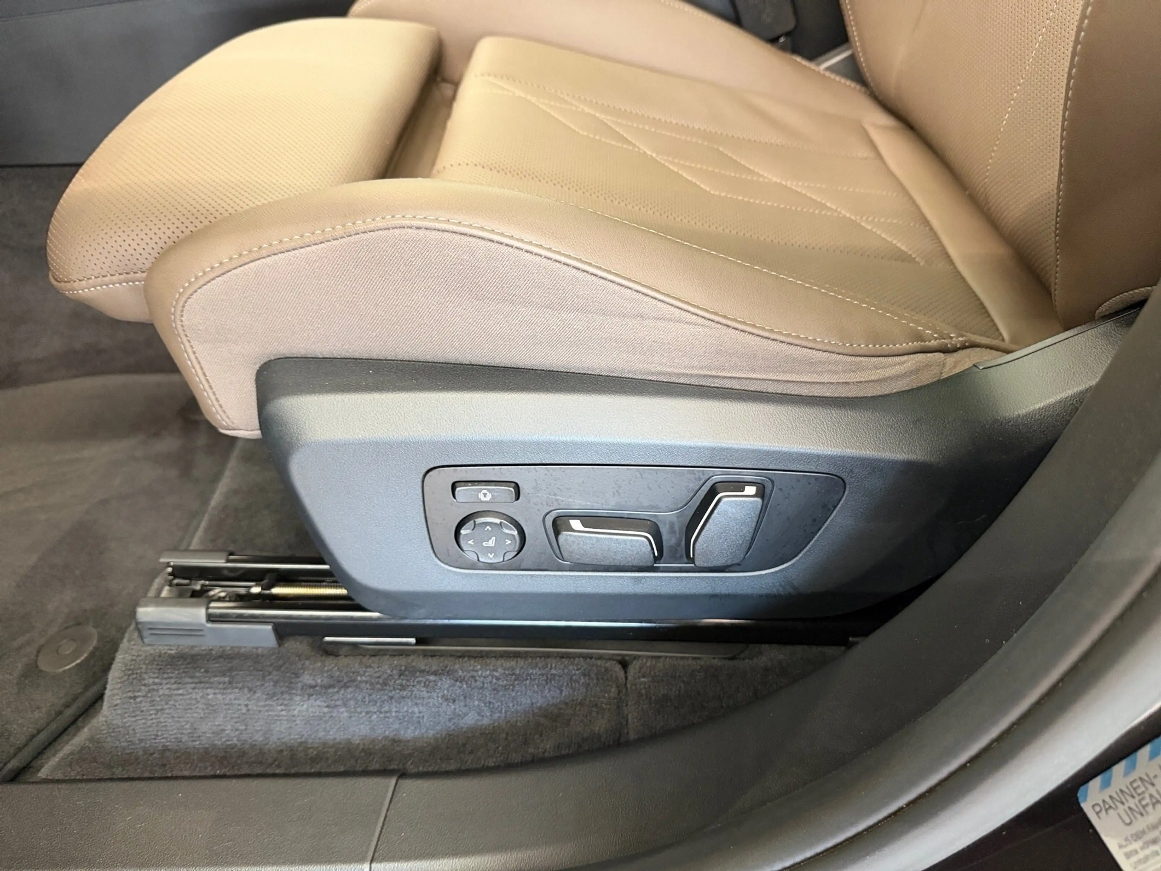 BMW X3 30e xDrive — photo 6