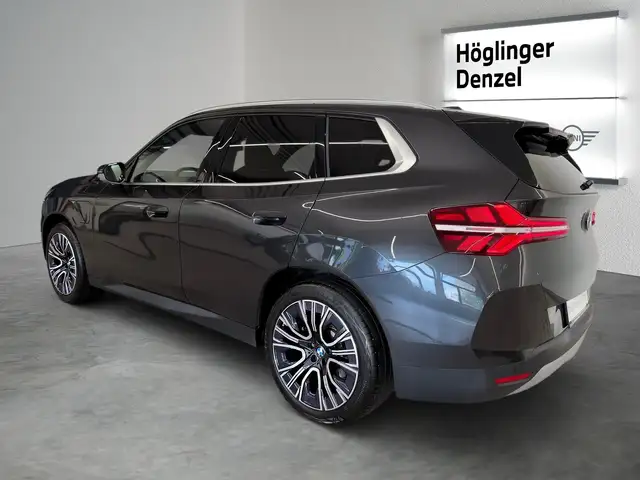 BMW X3 view 10