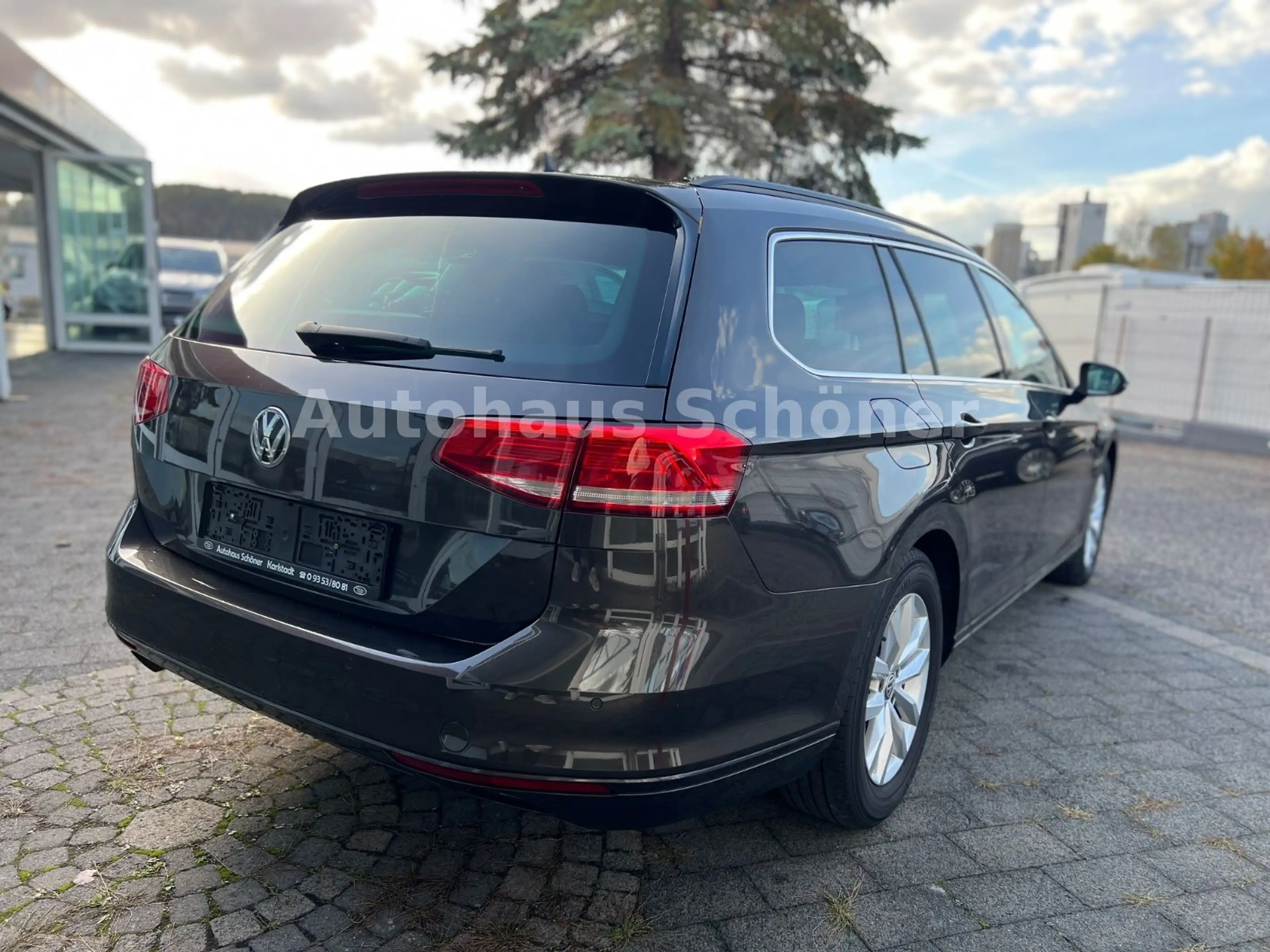 Volkswagen Passat Variant Comfortline **AUTOMATIK*NAVI** — photo 6