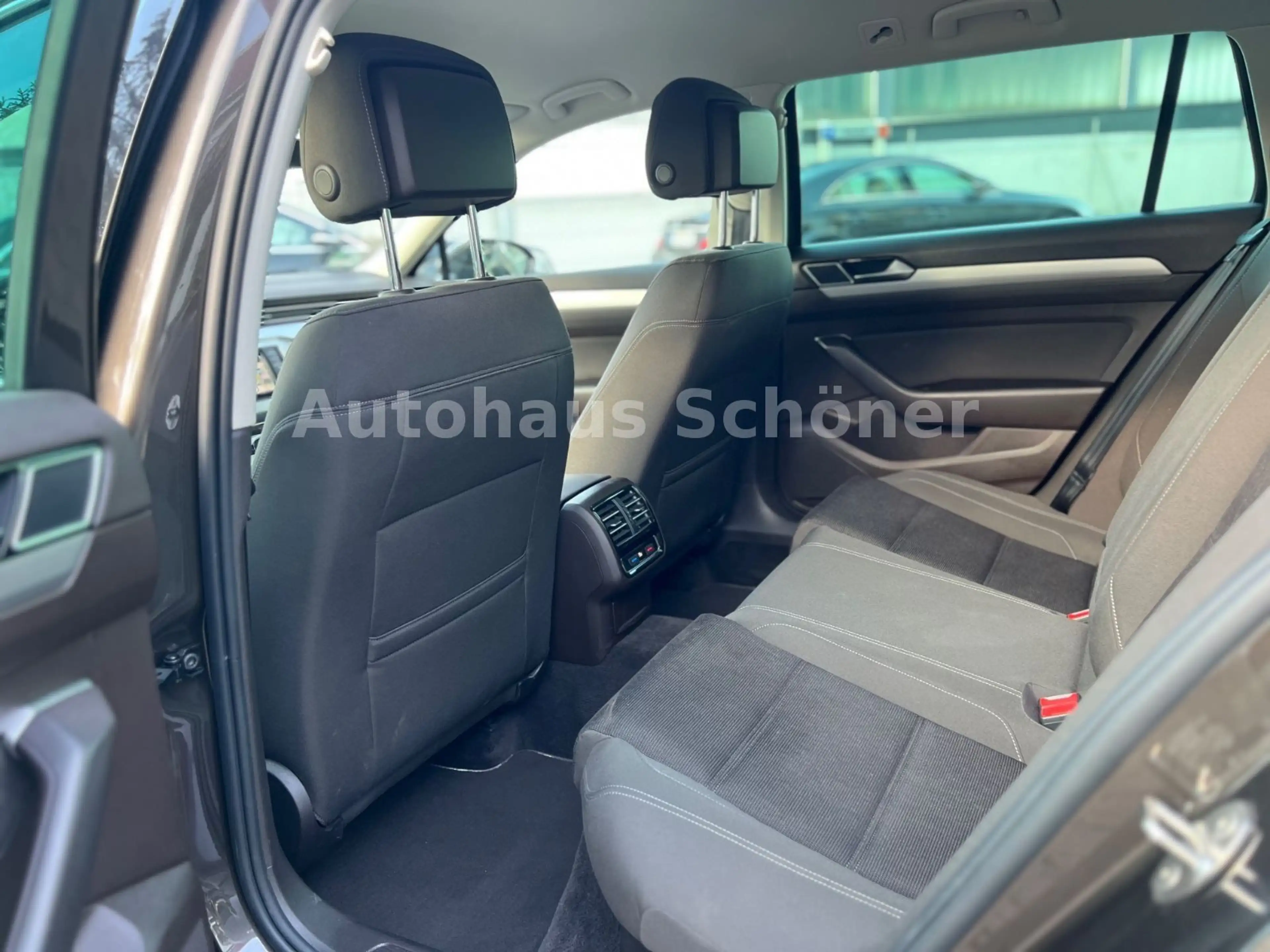 Volkswagen Passat Variant Comfortline **AUTOMATIK*NAVI** — photo 13