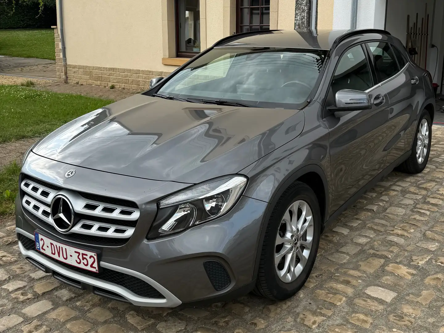 Mercedes-Benz GLA 200 GLA 200 Business Solution (EU6.2) Szürke - 1