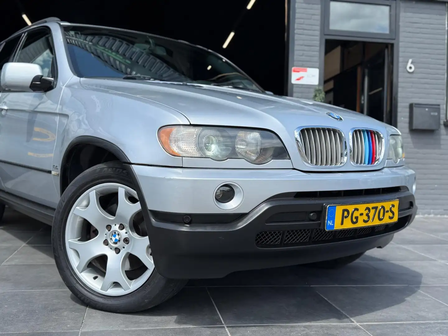 BMW X5 4.4i Executive|Automaat|Airco|Cruise|PDC|Schuifdak Grigio - 2