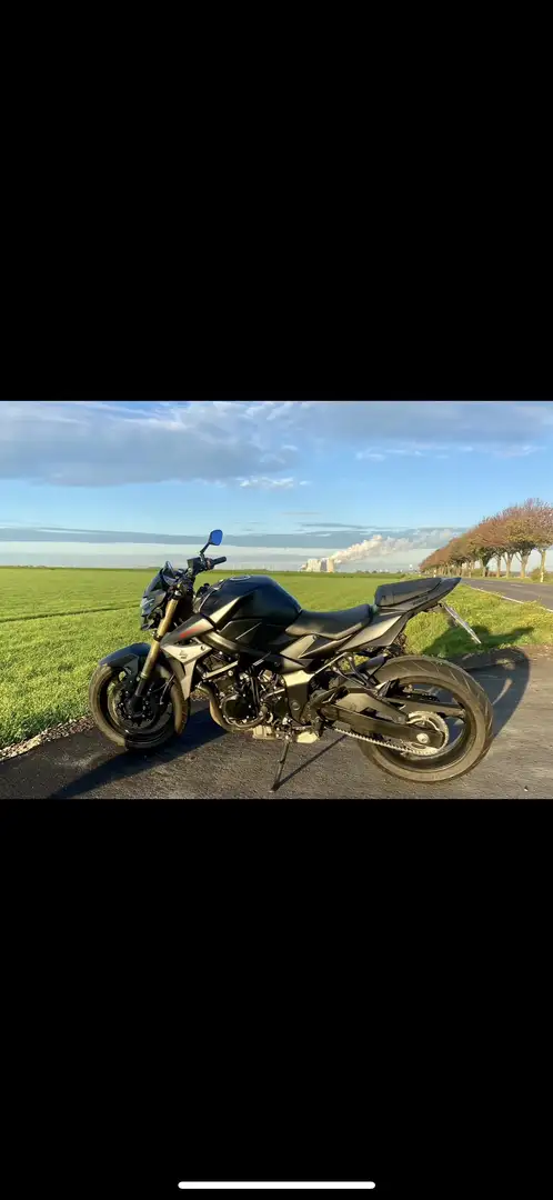 Suzuki GSR 750 gsr 750 - 1