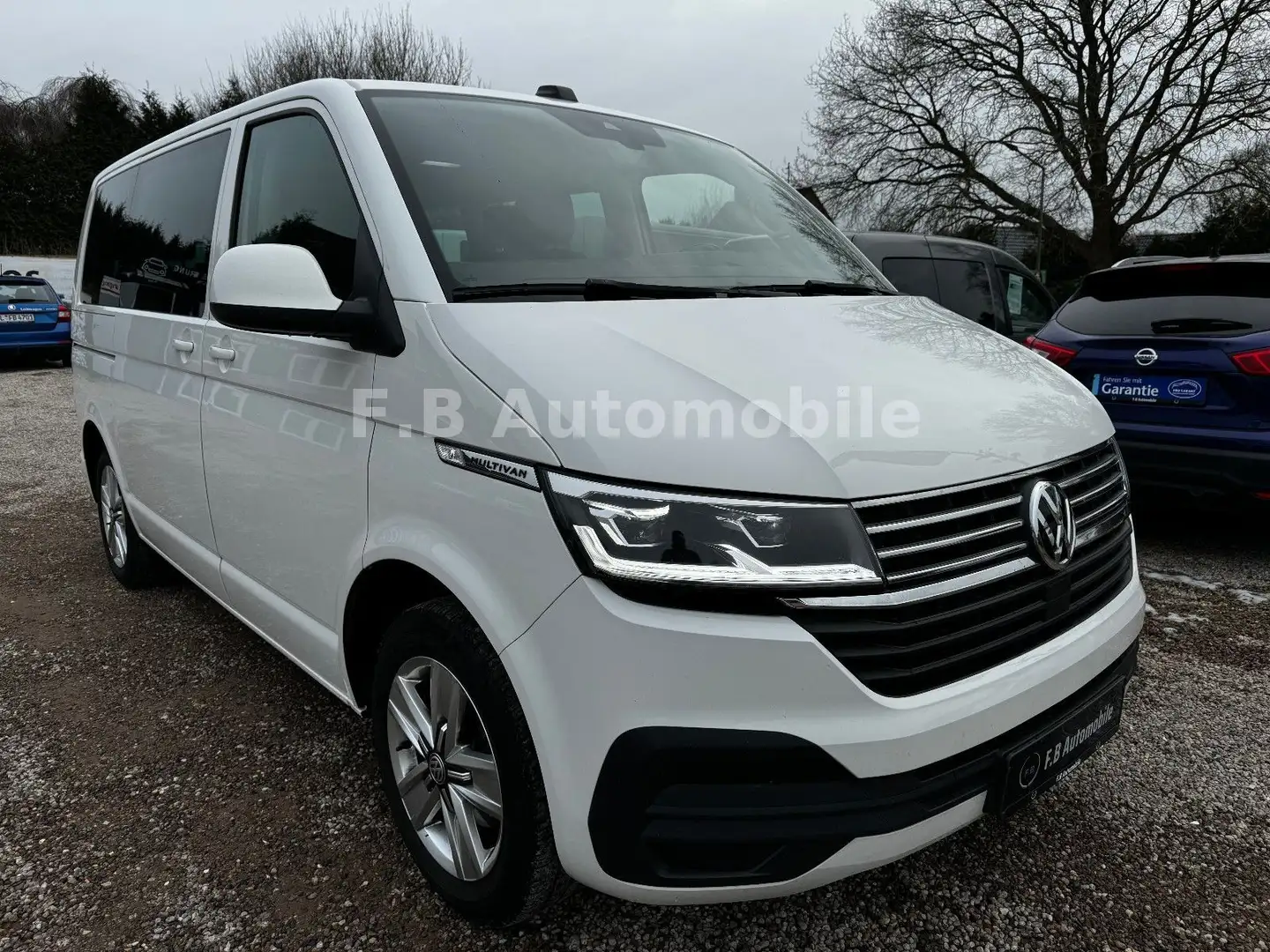 Volkswagen T6 Multivan /7SITZER/AUTOMATIK/RFK/AHK/TOP! Bílá - 1