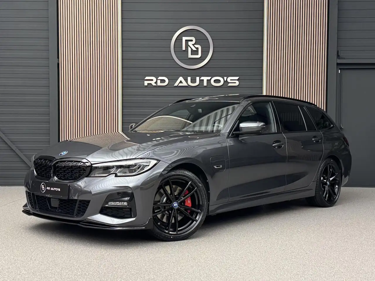 BMW 330