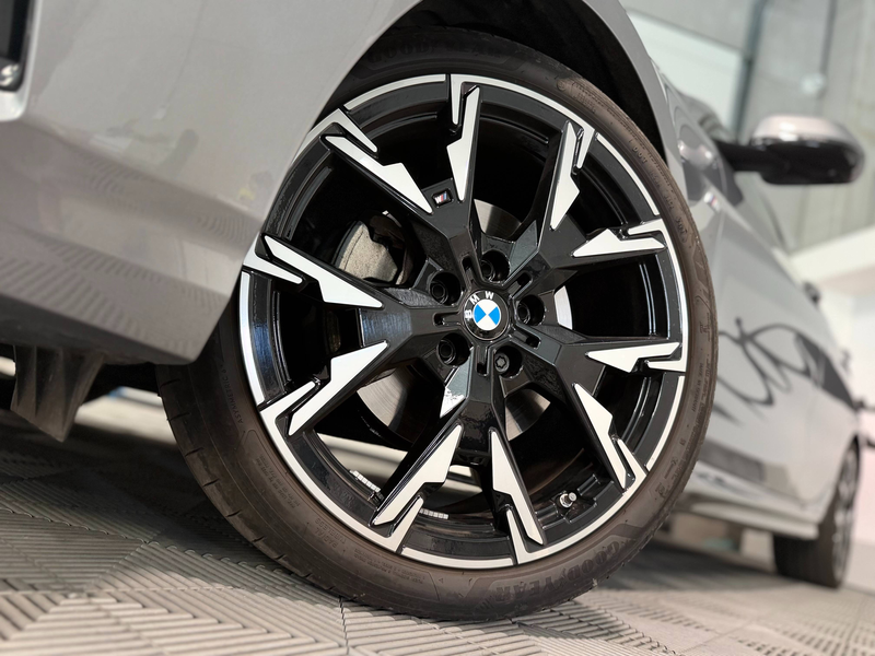 BMW 120 iAS MHEV, PACK M, Toit Ouvrant, Head Up, 360 Camera, LED — photo 9