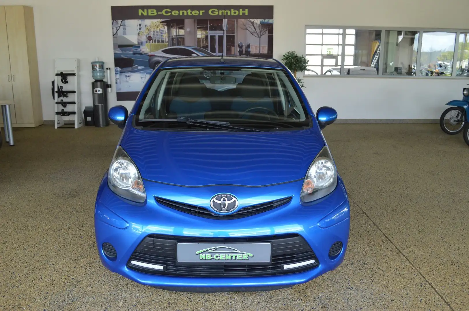 Toyota Aygo (X) 1,0-l-VVT-i Cool Facelift*Klima Blau - 2
