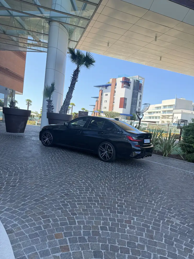 BMW 330 330i// M-PAKET// SCHIEBEGLASDACH/M-Sportbremsen Schwarz - 2