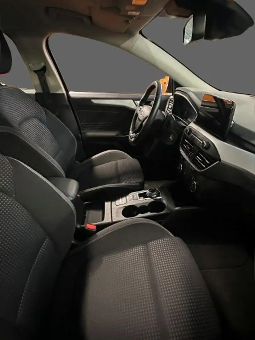 Ford Focus 1.5 EcoBlue 120 CV automatico SW Business Co-Pilot Grijs - 2