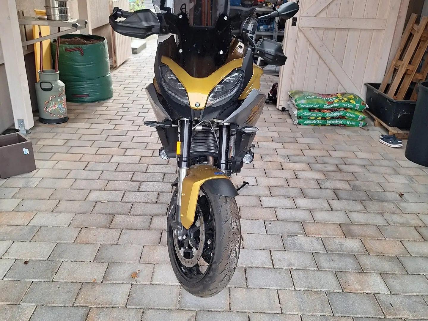 BMW F 900 XR Exclusiv  alle Pakete Preis VB Auriu - 2