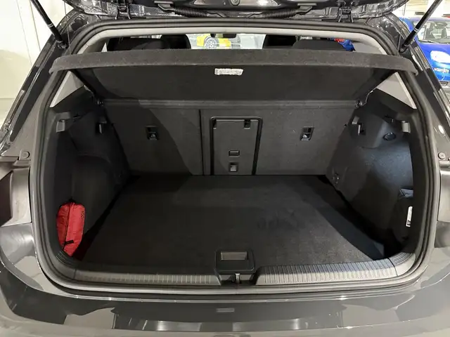 Volkswagen Golf view 12