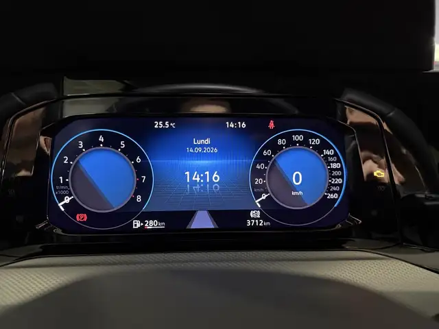 Volkswagen Golf view 2