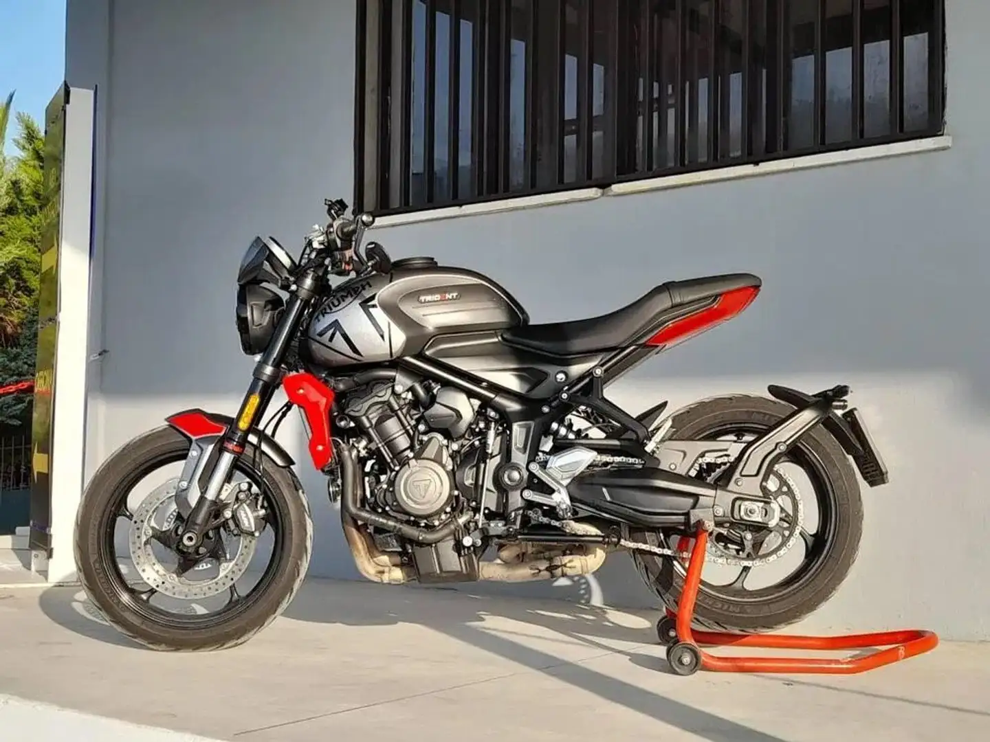Triumph Trident 660 Grigio - 1