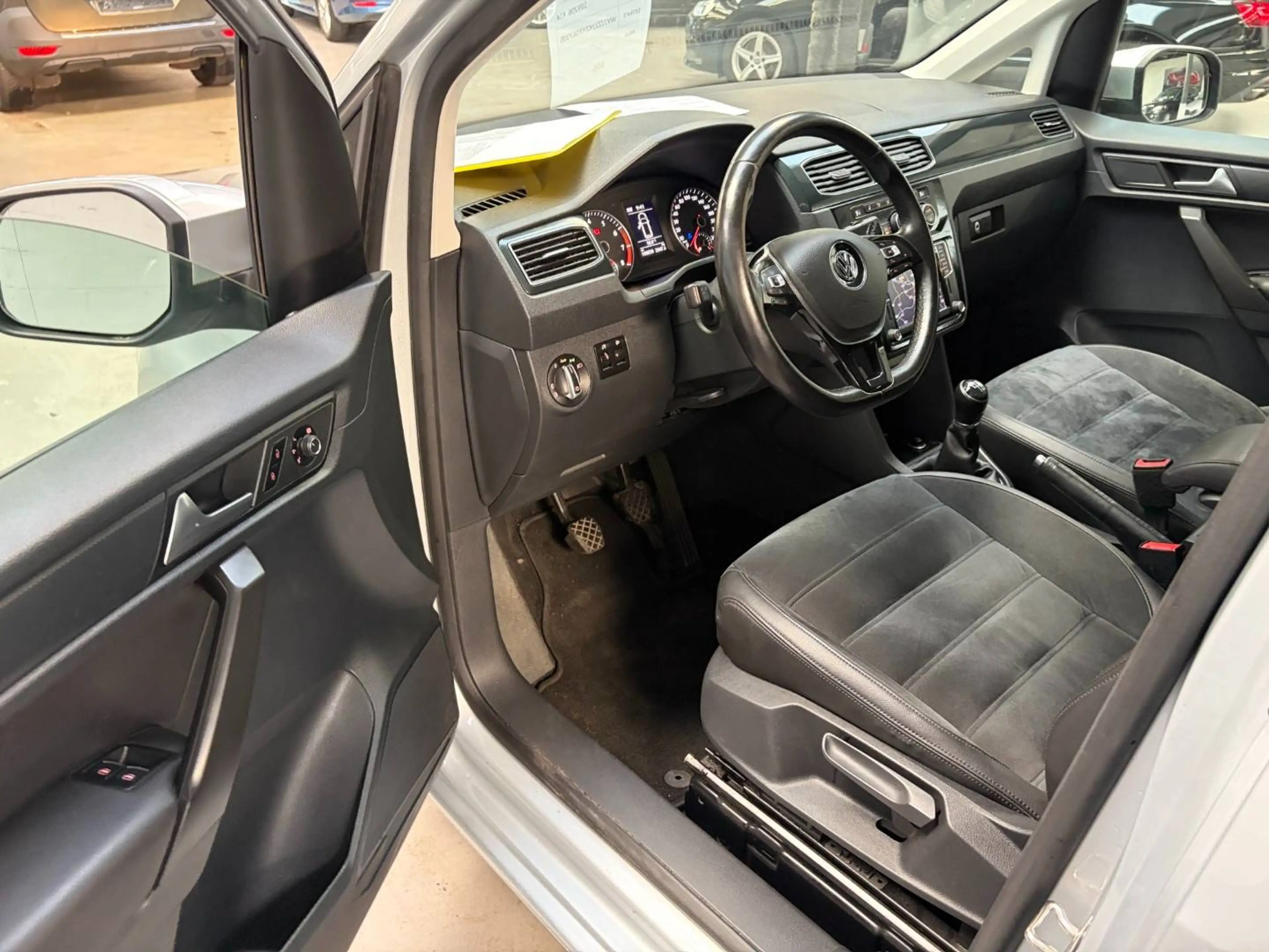 Volkswagen Caddy 1.4 TGI Maxi CNG (EU6) — photo 5