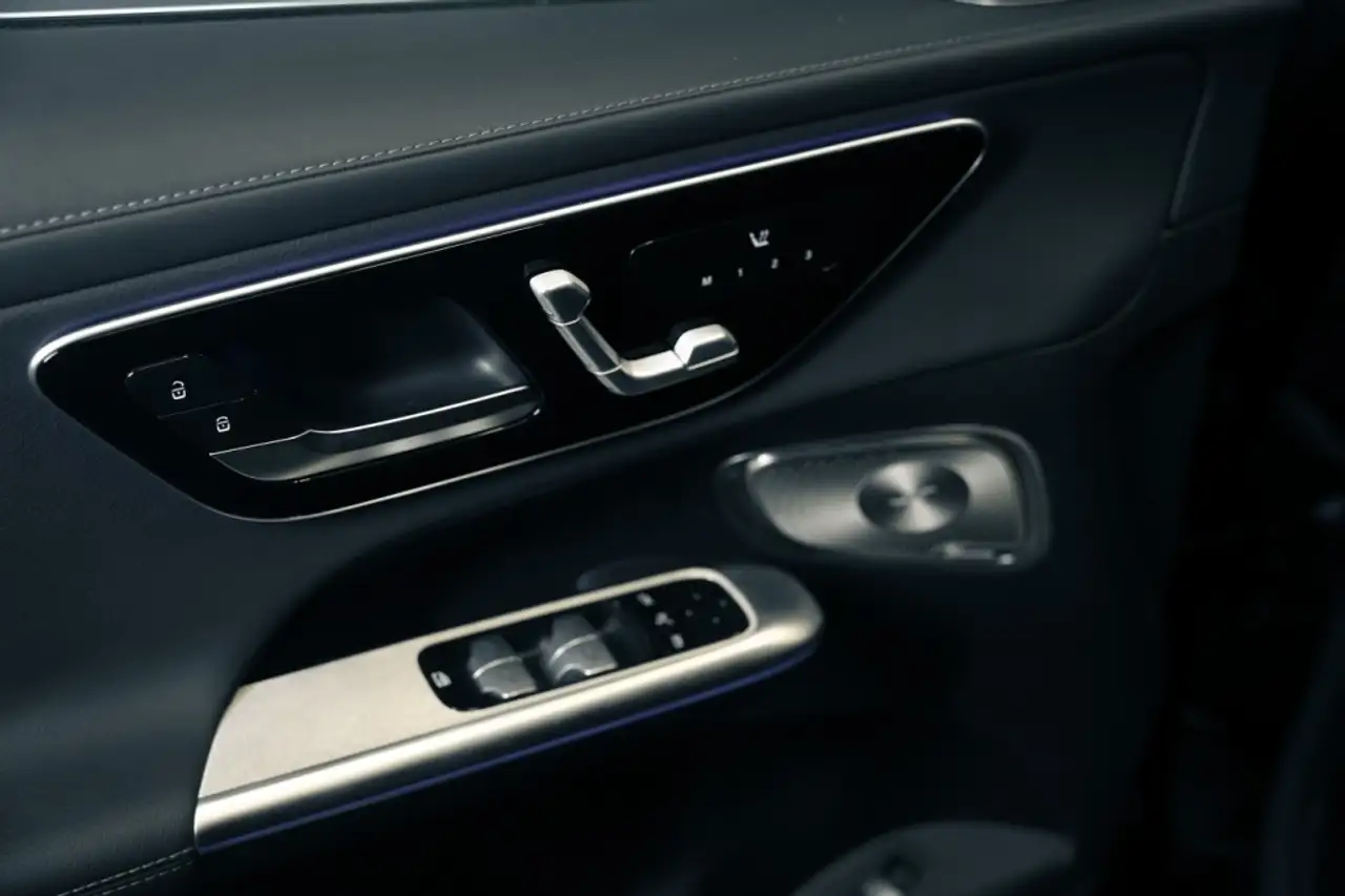 Mercedes-Benz GLC снимка Mercedes-Benz GLC
