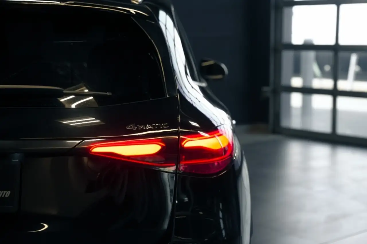 Mercedes-Benz GLC снимка Mercedes-Benz GLC