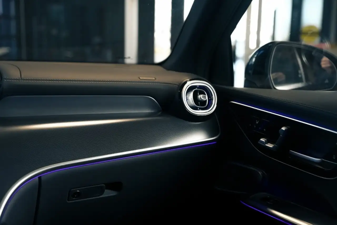 Mercedes-Benz GLC снимка Mercedes-Benz GLC