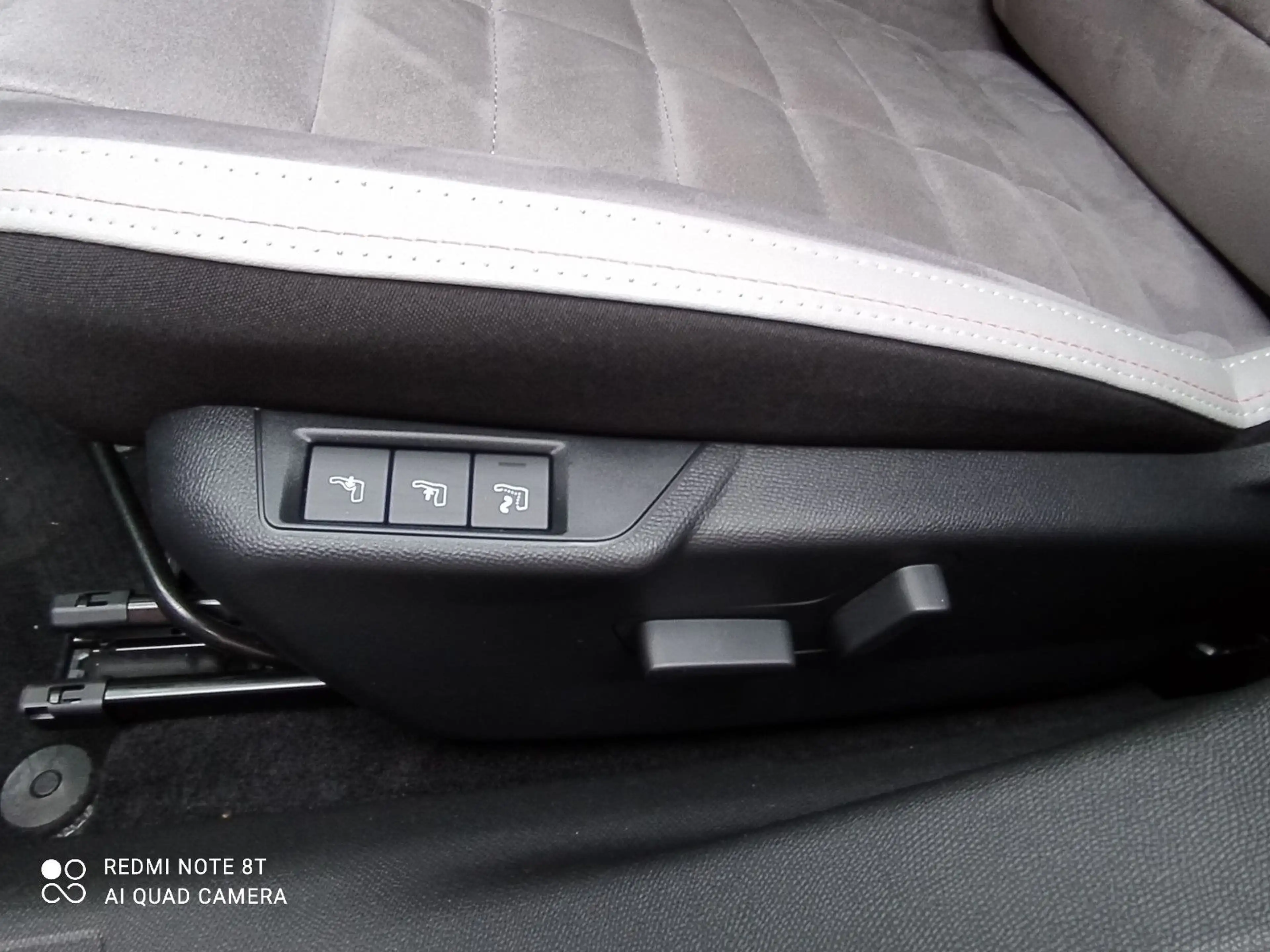Citroen C4 Lim. Max 1.2 AT *Kamera*Sitzheizung* — photo 11
