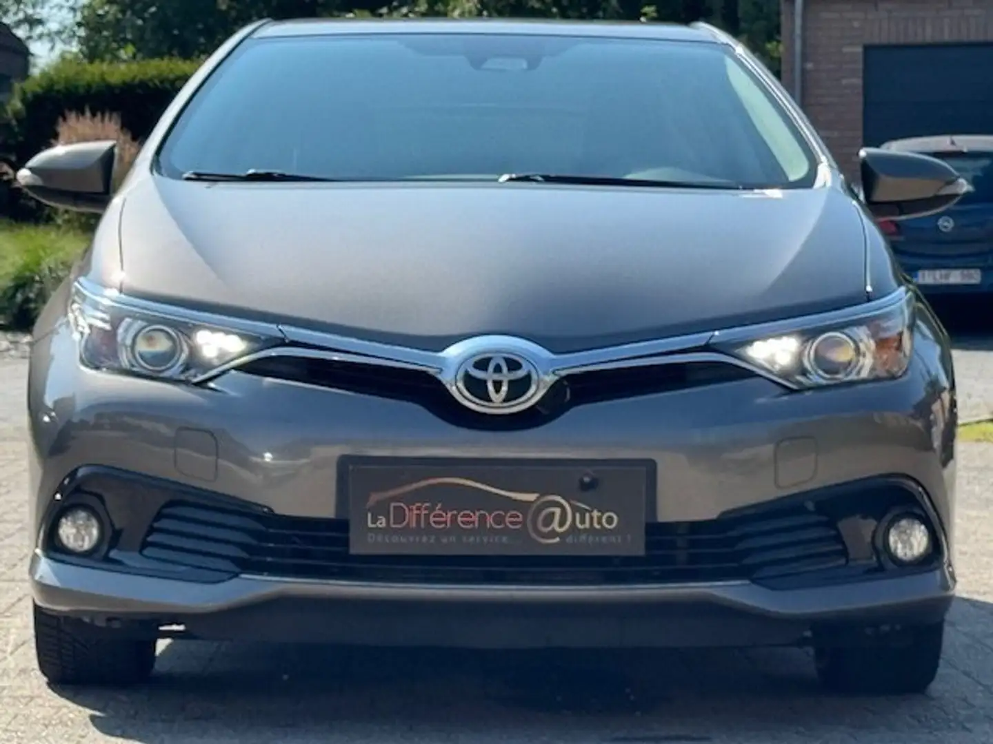 Toyota Auris 1.33i VVT-i Comfort - Clim - GPS - Bluetooth - JA Gris - 2