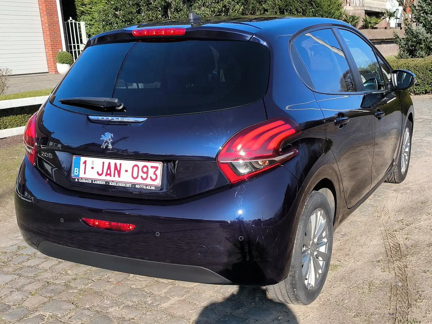 Peugeot 208 1.2i+PureTech+Signature+S Bleu - 2