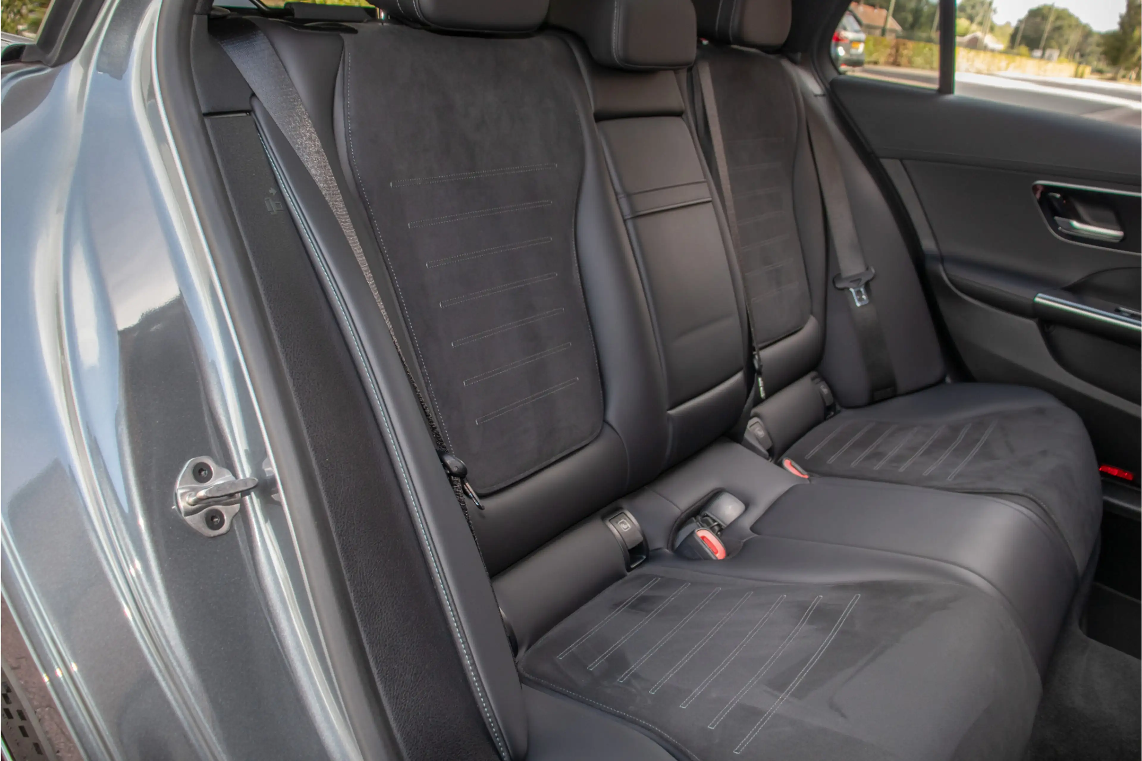 Mercedes-Benz C 200 Launch Edition AMG Line, Origineel NL, Panoramadak — photo 24