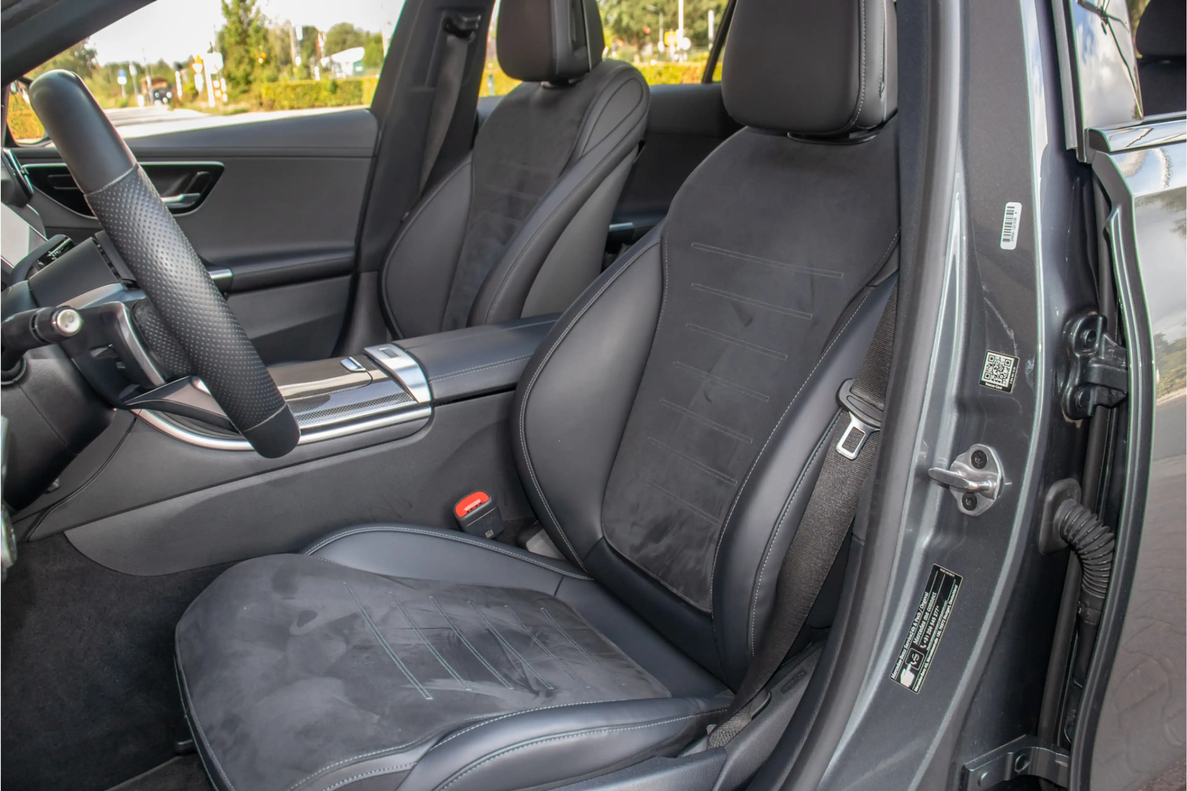 Mercedes-Benz C 200 Launch Edition AMG Line, Origineel NL, Panoramadak — photo 9