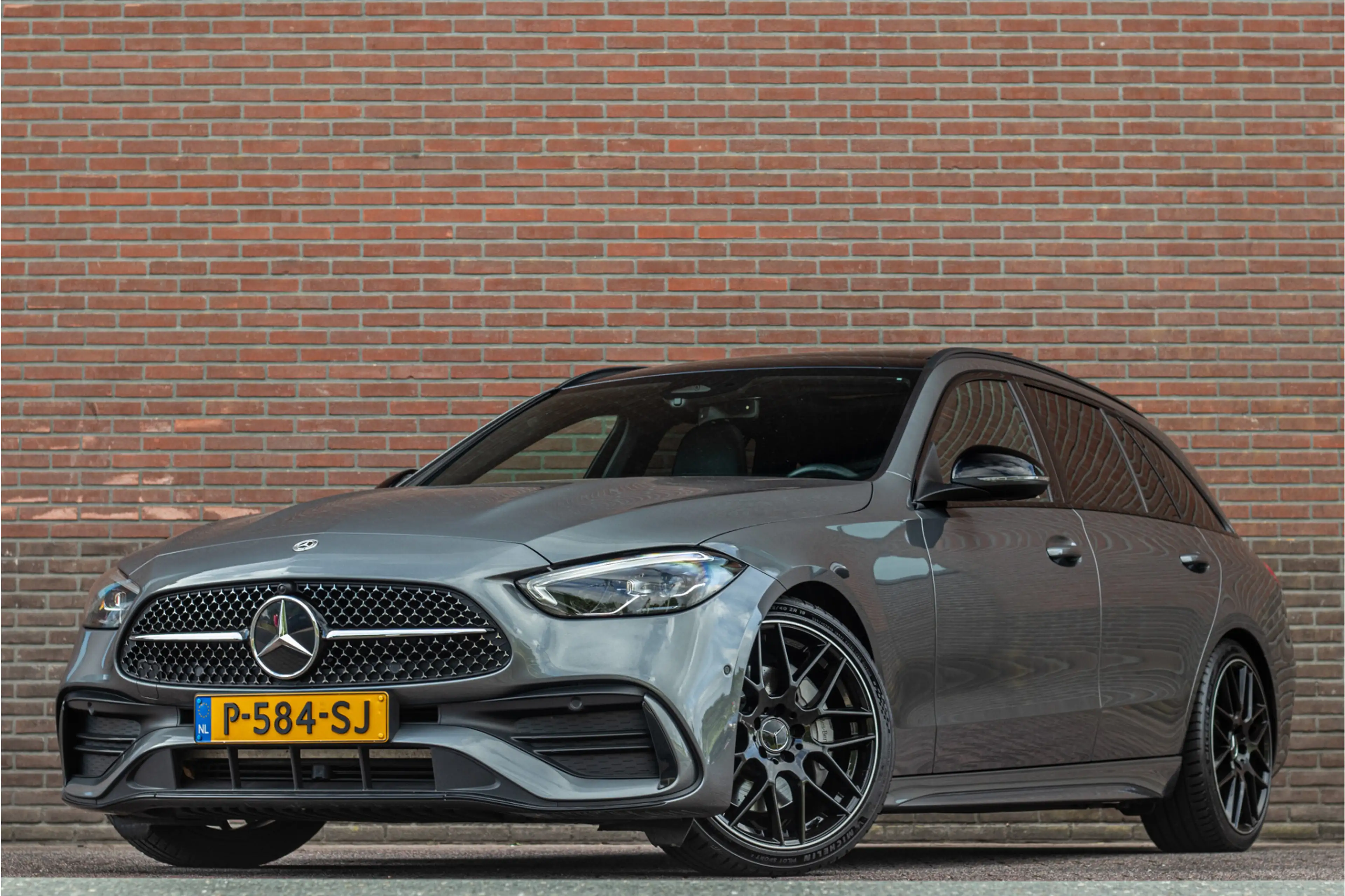 Mercedes-Benz C 200 Launch Edition AMG Line, Origineel NL, Panoramadak