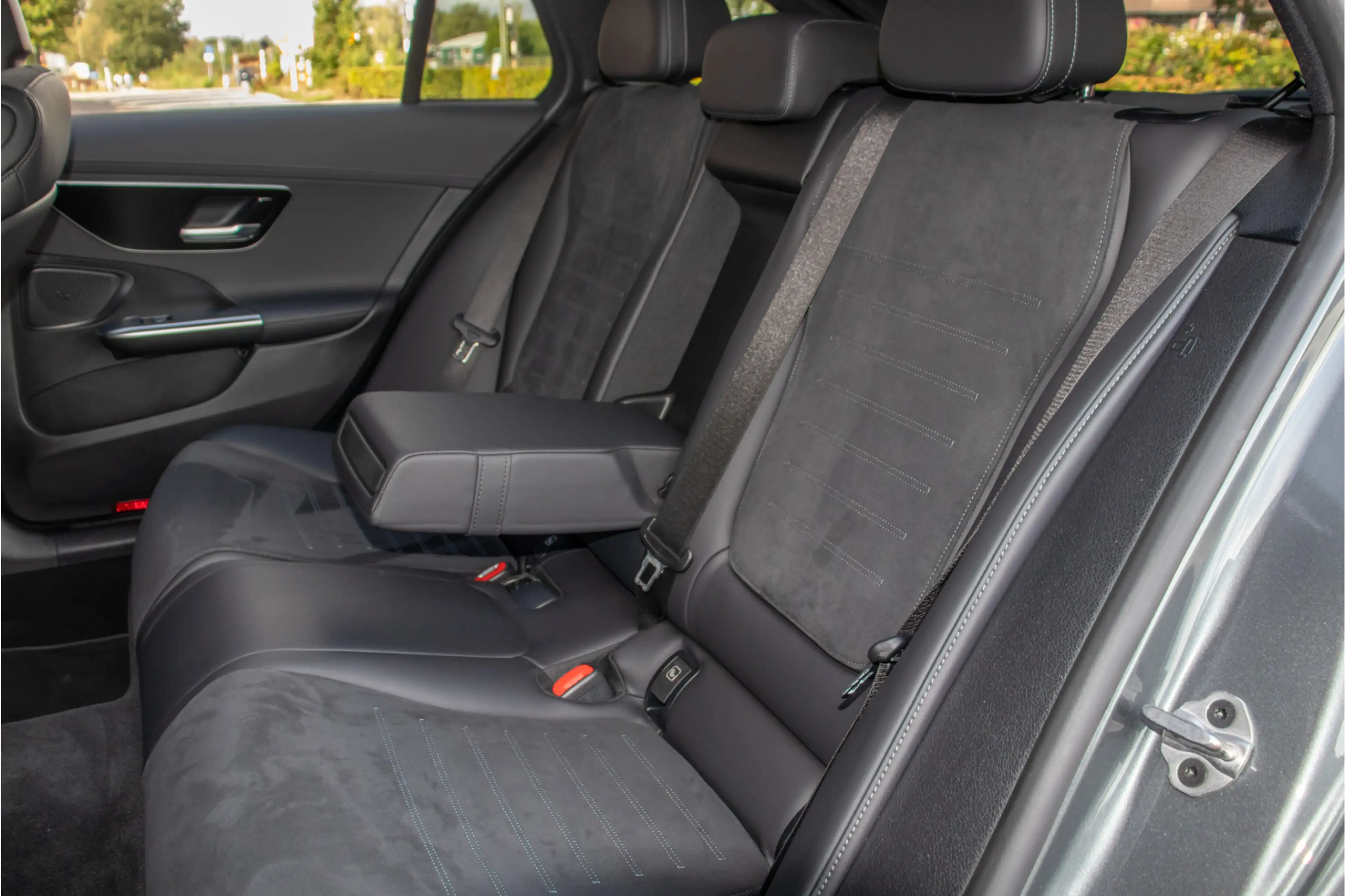 Mercedes-Benz C 200 Launch Edition AMG Line, Origineel NL, Panoramadak — photo 10