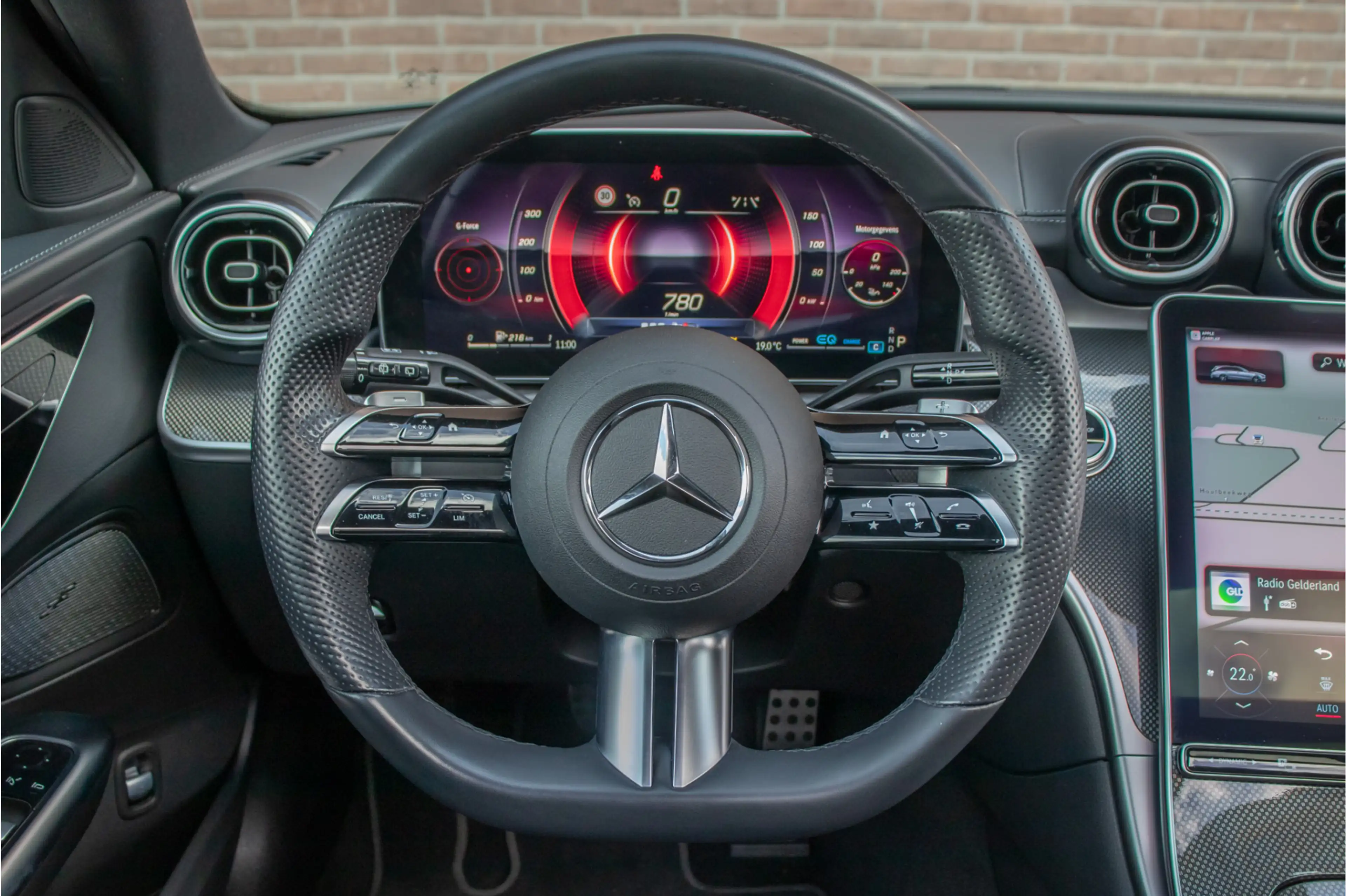Mercedes-Benz C 200 Launch Edition AMG Line, Origineel NL, Panoramadak — photo 11