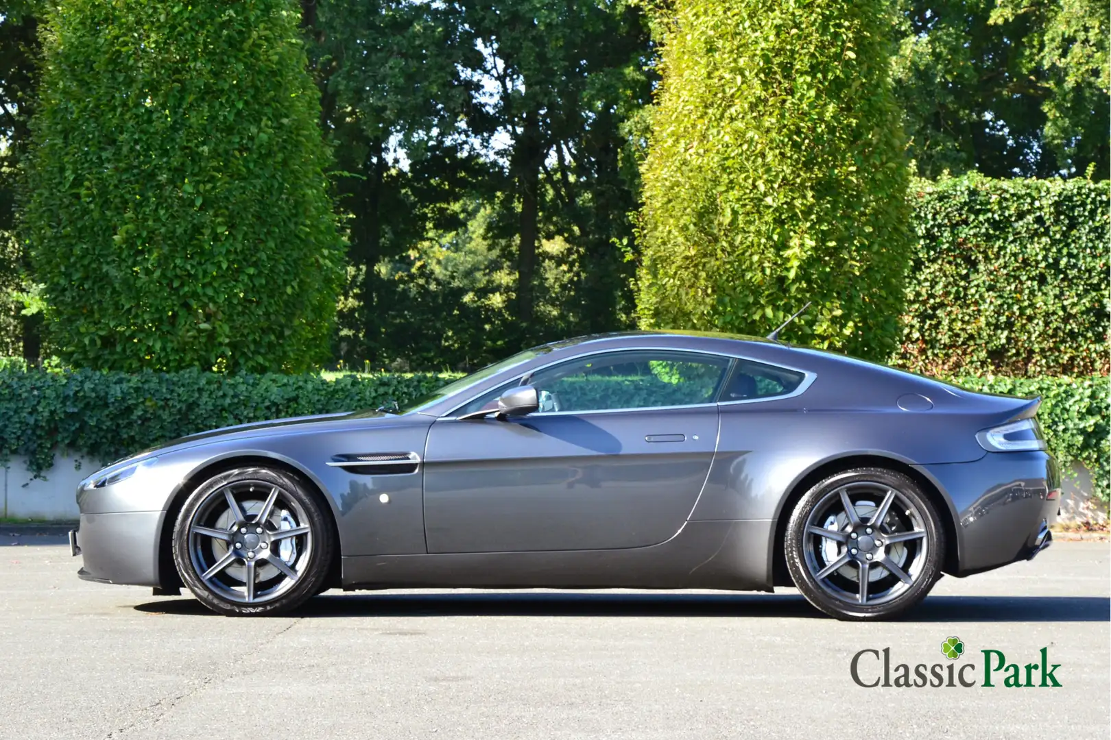 Aston Martin Vantage V8 Coupé Manual Grijs - 2