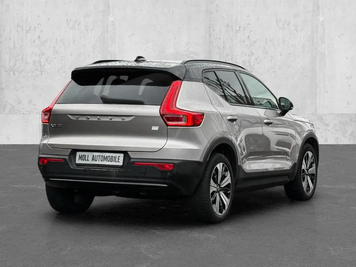 Volvo XC40 Core Recharge Pure Electric 2WD StandHZG Digitales Grau - 2