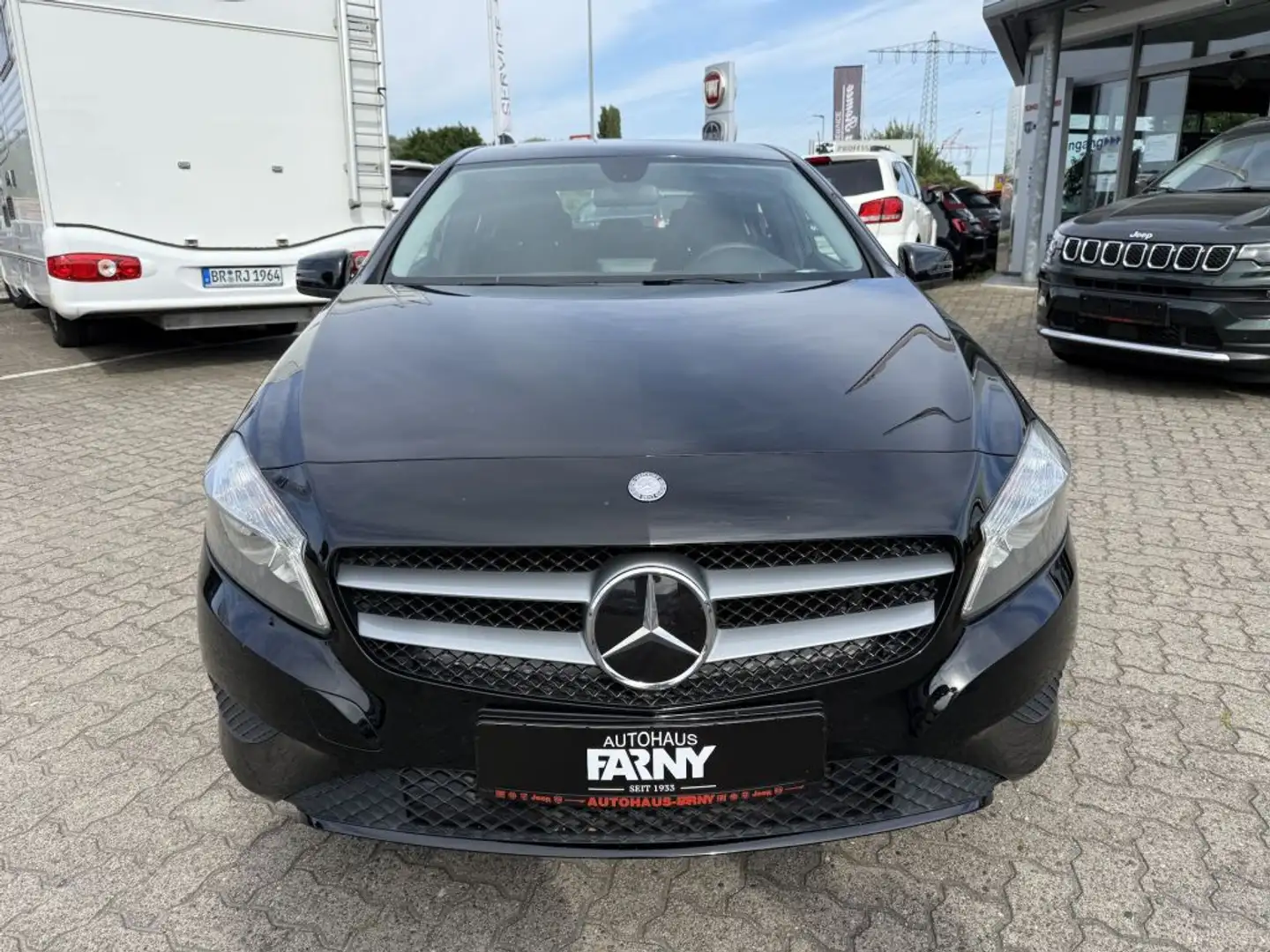 Mercedes-Benz A 180 (BlueEFFICIENCY) Black - 2