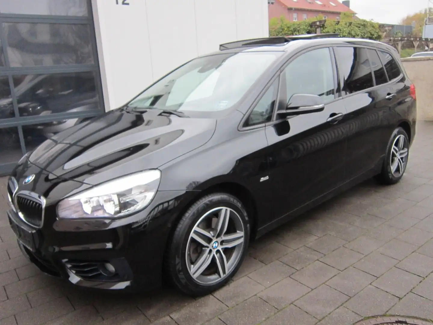 BMW 218 Grand Tourer"Sport Line"Navi*Panorama*gepfl. Schwarz - 1