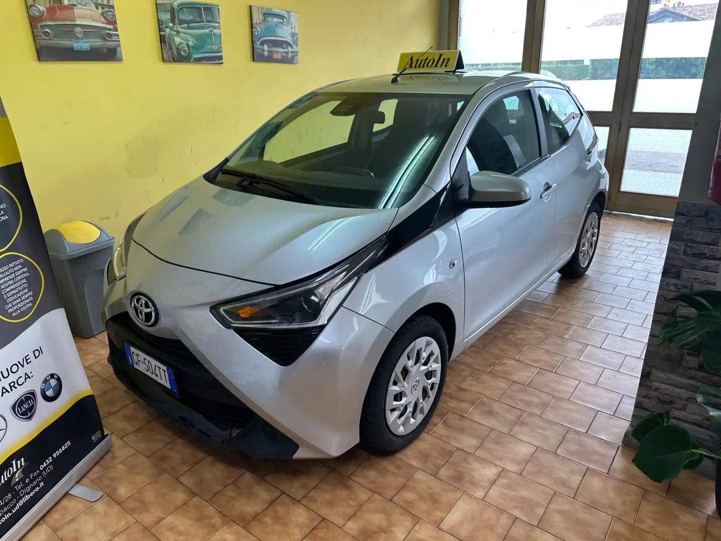Toyota Aygo Aygo Connect 1.0 VVT-i 72 CV 5 porte x-wave Silber - 2