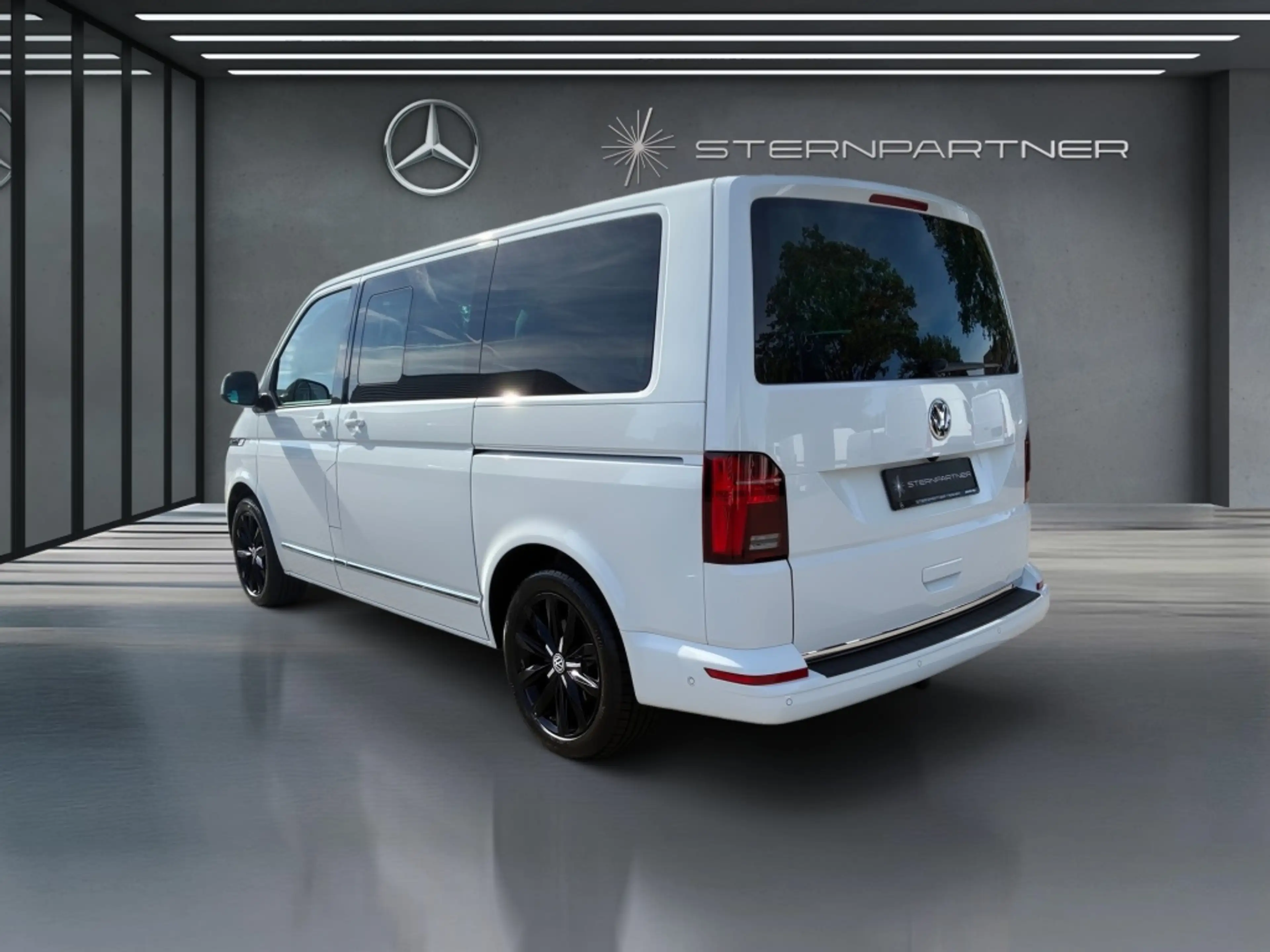 Volkswagen T6.1 Multivan GenSix 4M AHK+Memory+StHz+Digital — photo 8