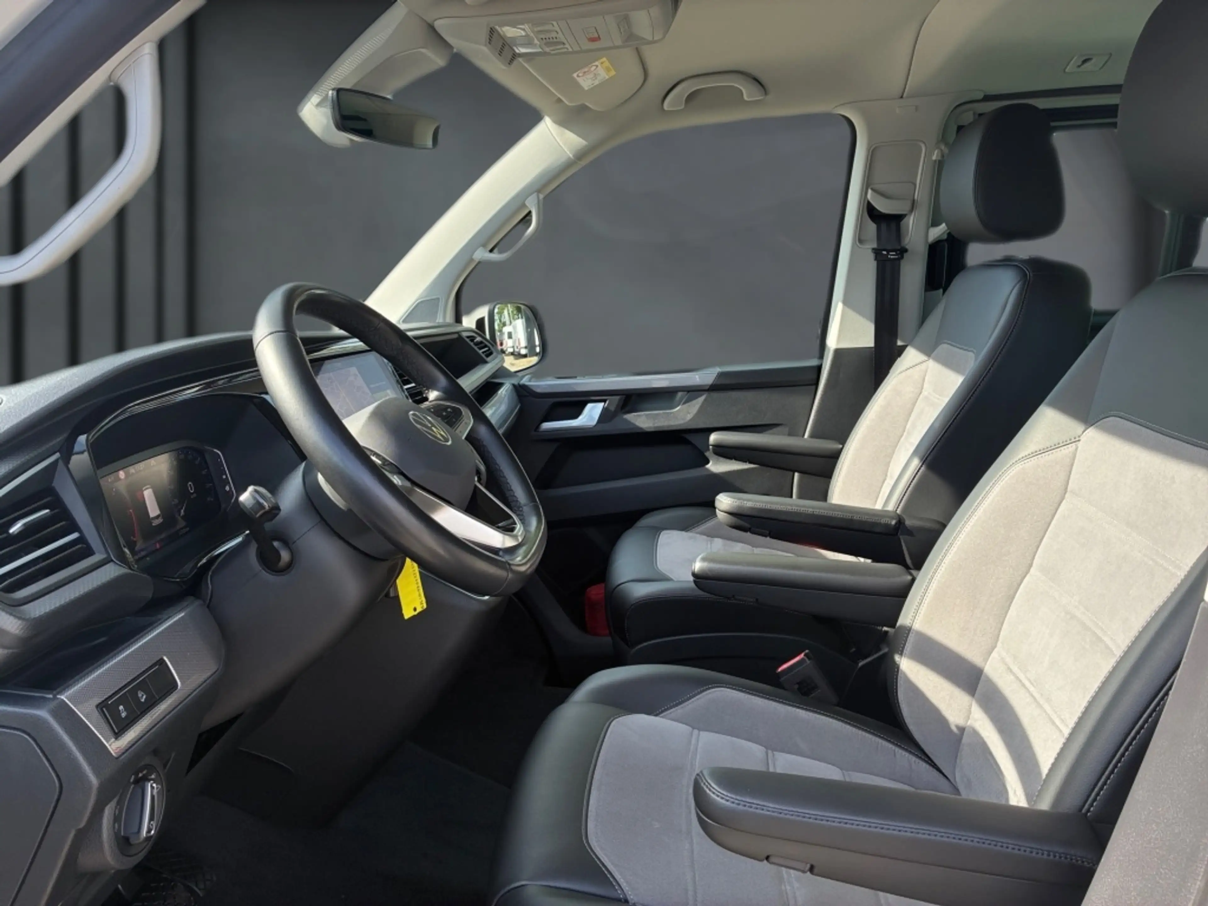 Volkswagen T6.1 Multivan GenSix 4M AHK+Memory+StHz+Digital — photo 6