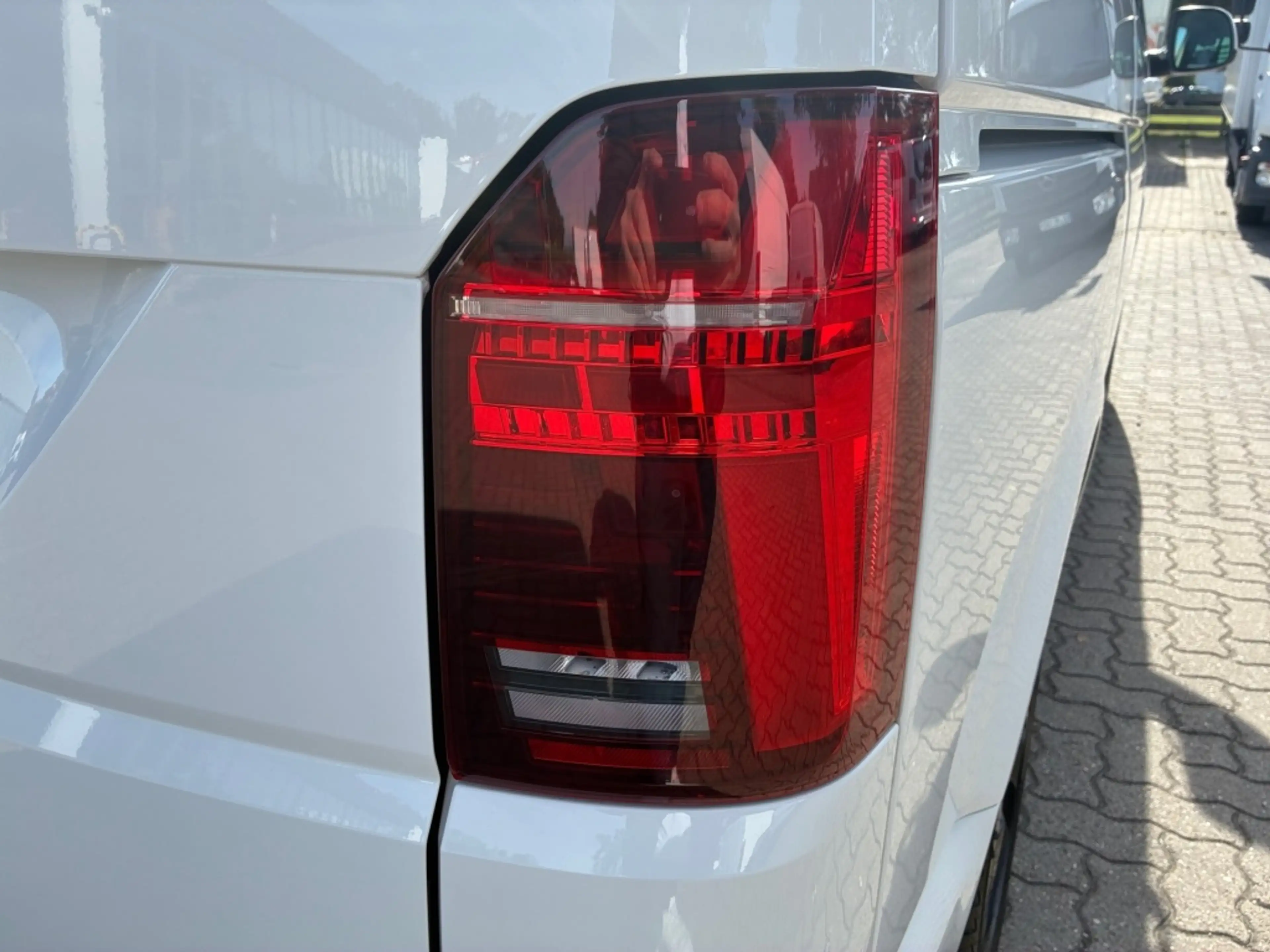 Volkswagen T6.1 Multivan GenSix 4M AHK+Memory+StHz+Digital — photo 10