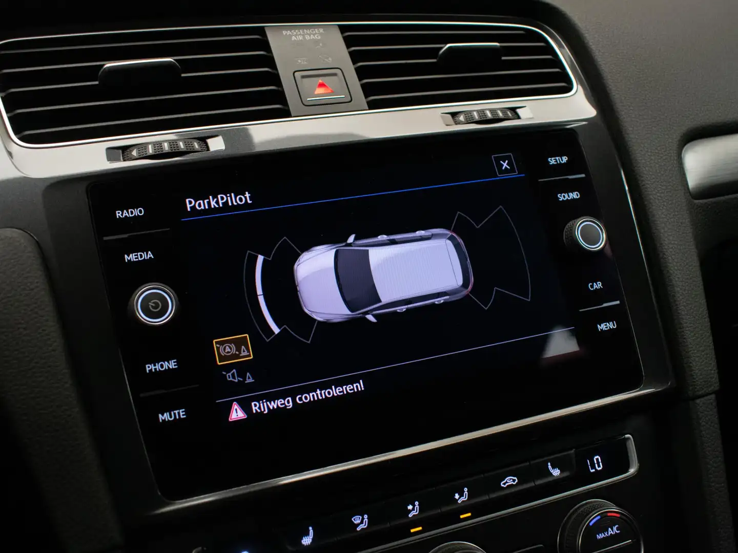Volkswagen Golf 1.4 TSI Comfortline Sport (APPLE CARPLAY,NAVI,LED, Zwart - 2