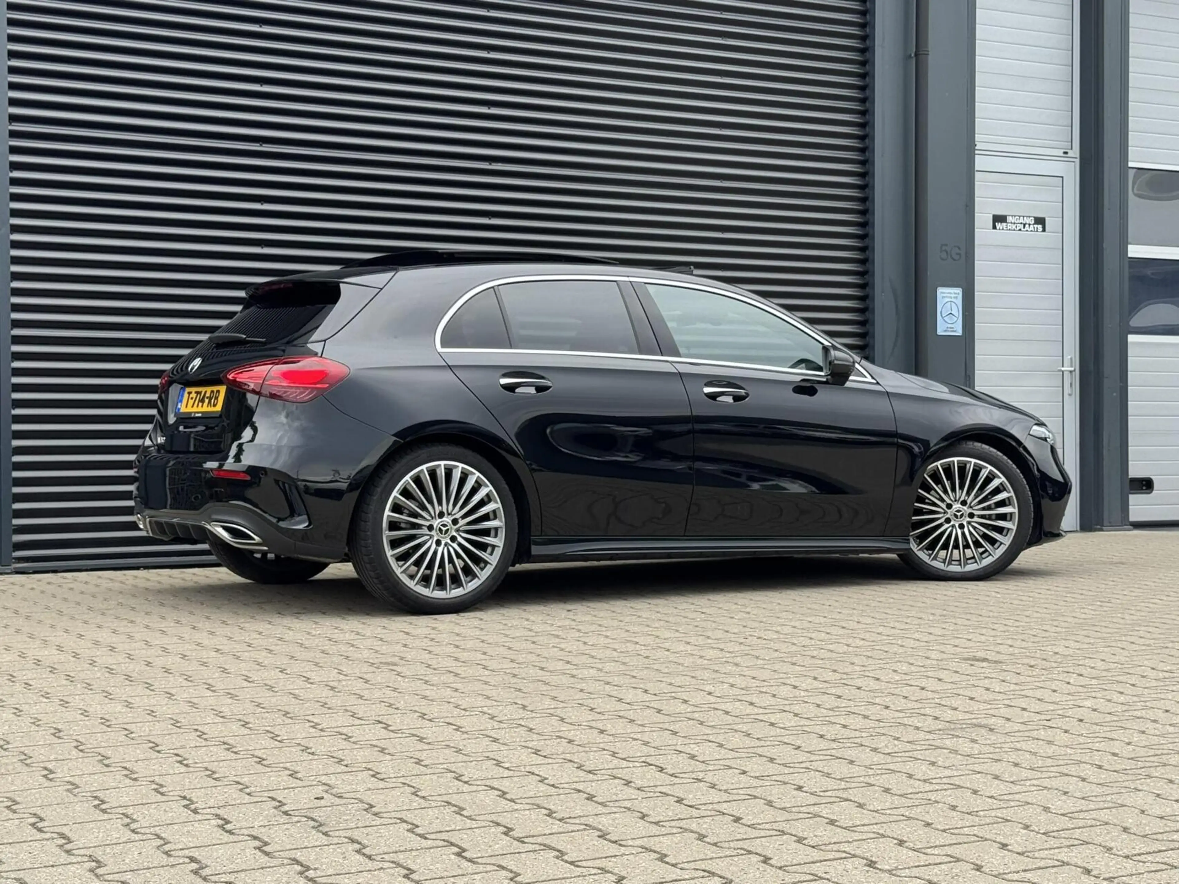Mercedes-Benz A 180 AMG Line |BTW|Facelift|Pano|Burmester®|360°camera| — photo 14